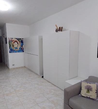 Appartement Ampio Monolocale Con Terrazzo - A 2 Passi Dal Mare à Latte Extérieur photo
