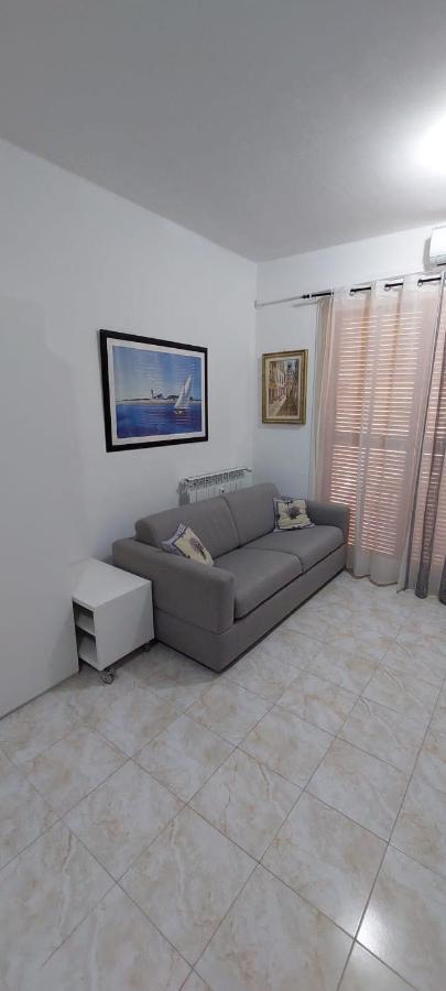 Appartement Ampio Monolocale Con Terrazzo - A 2 Passi Dal Mare à Latte Extérieur photo