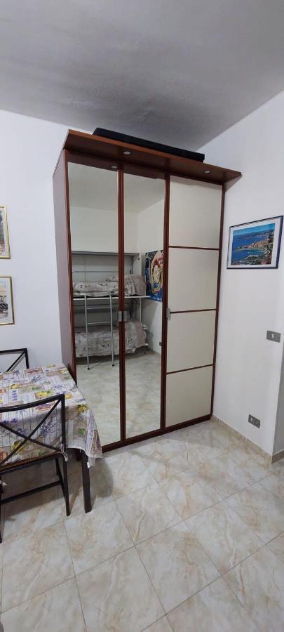 Appartement Ampio Monolocale Con Terrazzo - A 2 Passi Dal Mare à Latte Extérieur photo