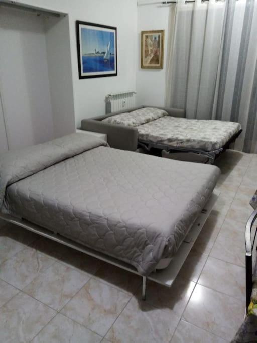 Appartement Ampio Monolocale Con Terrazzo - A 2 Passi Dal Mare à Latte Extérieur photo