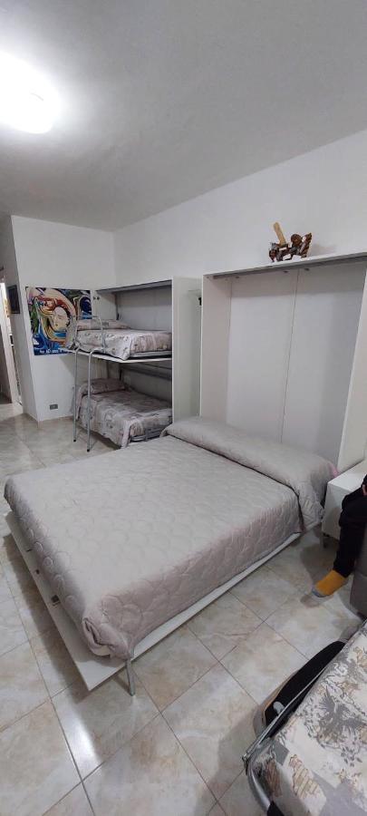 Appartement Ampio Monolocale Con Terrazzo - A 2 Passi Dal Mare à Latte Extérieur photo