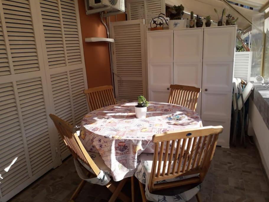 Appartement Ampio Monolocale Con Terrazzo - A 2 Passi Dal Mare à Latte Extérieur photo