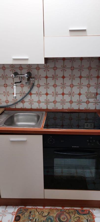 Appartement Ampio Monolocale Con Terrazzo - A 2 Passi Dal Mare à Latte Extérieur photo
